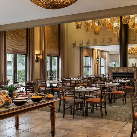 Protea Hotel By Marriott Bloemfontein Willow Lake Exterior foto