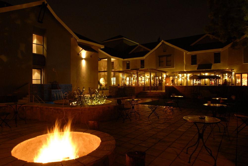Protea Hotel By Marriott Bloemfontein Willow Lake Exterior foto
