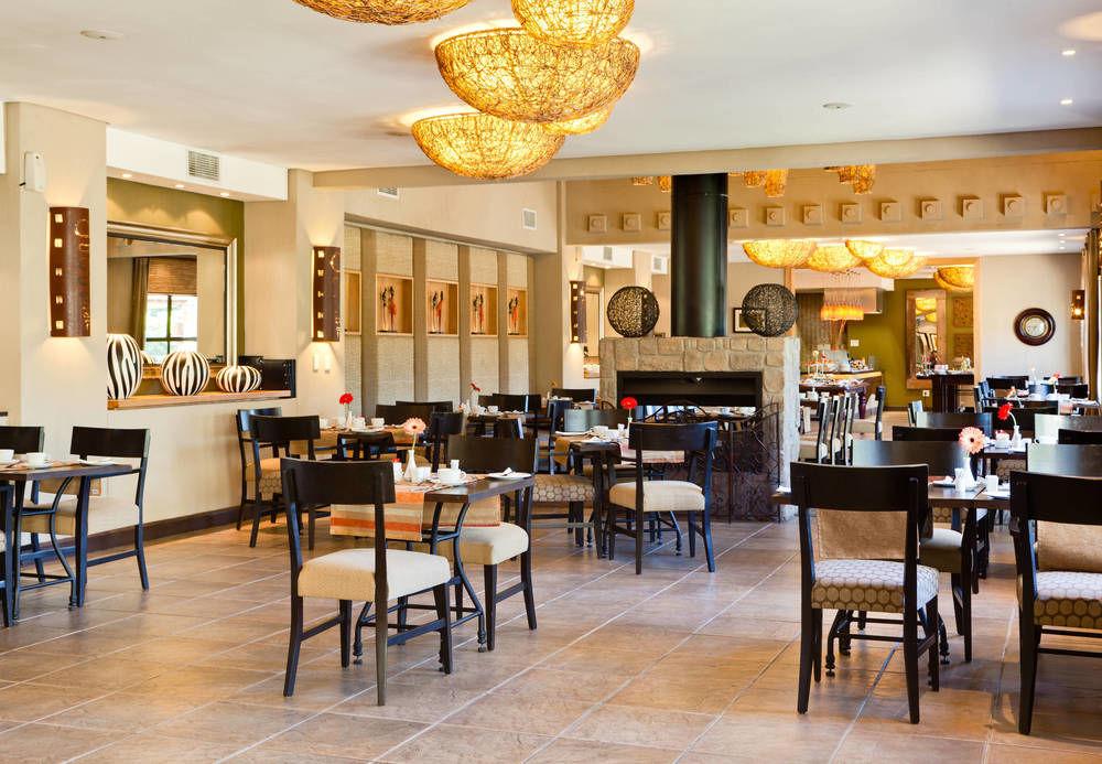 Protea Hotel By Marriott Bloemfontein Willow Lake Exterior foto
