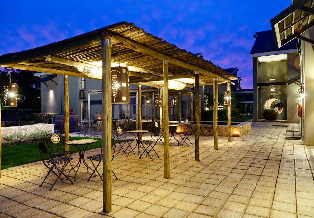 Protea Hotel By Marriott Bloemfontein Willow Lake Exterior foto