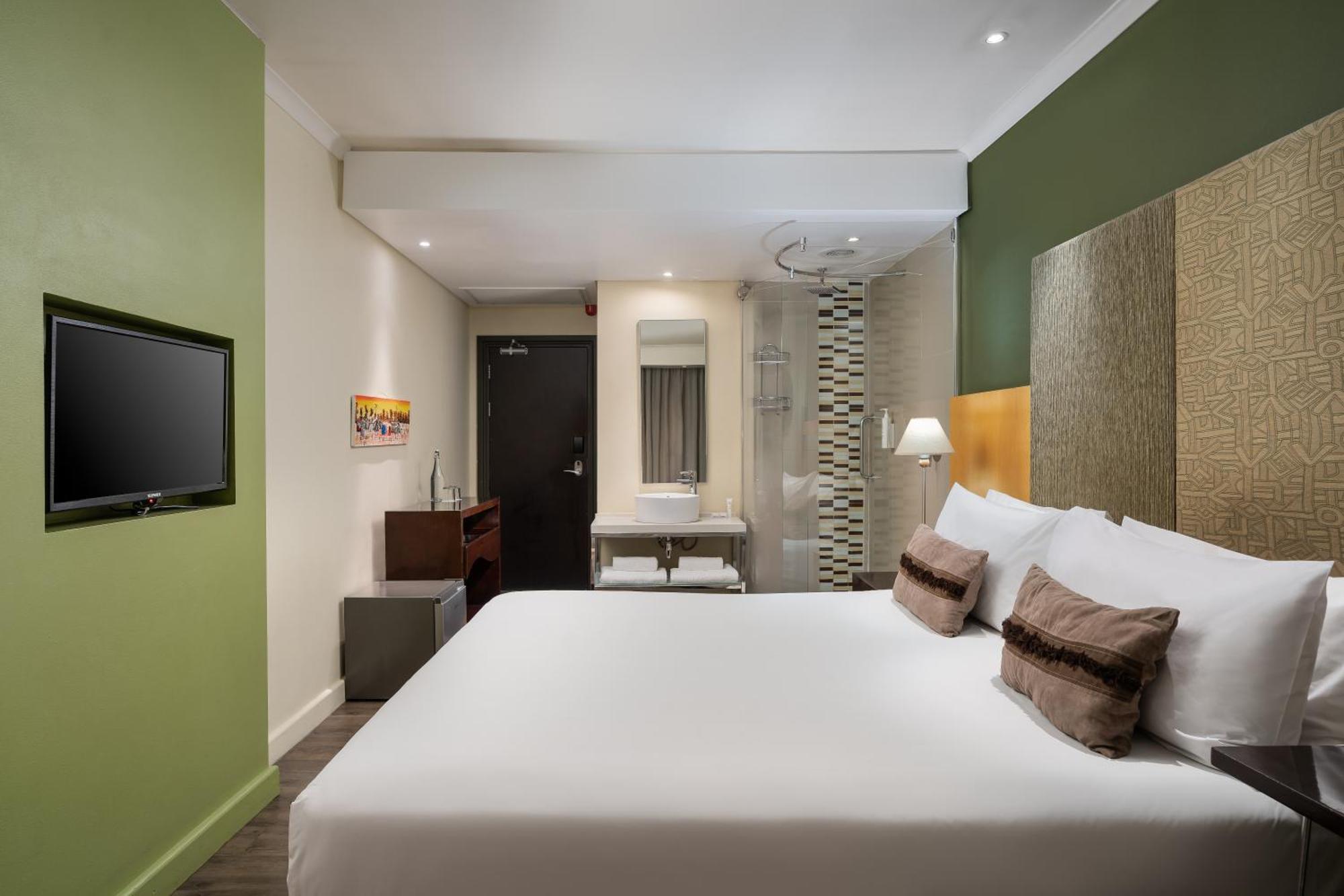 Protea Hotel By Marriott Bloemfontein Willow Lake Exterior foto