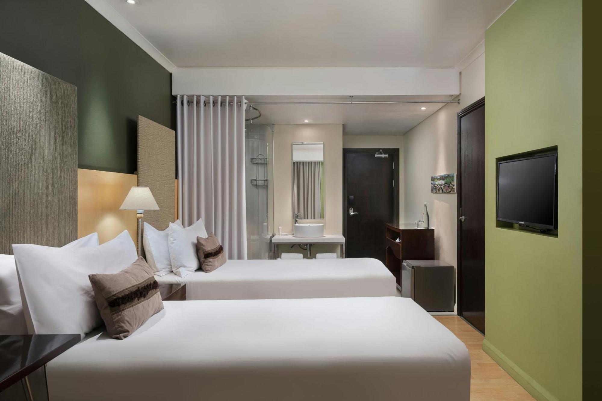 Protea Hotel By Marriott Bloemfontein Willow Lake Exterior foto