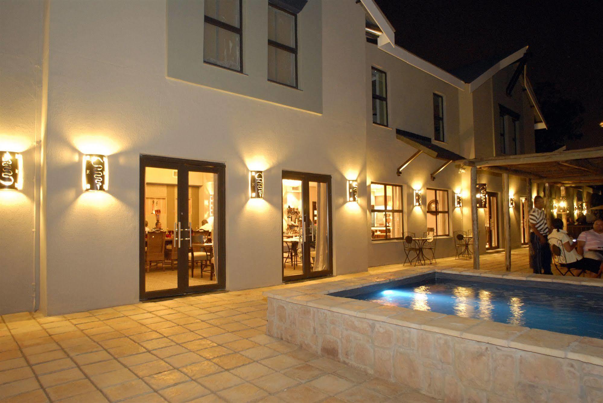 Protea Hotel By Marriott Bloemfontein Willow Lake Exterior foto
