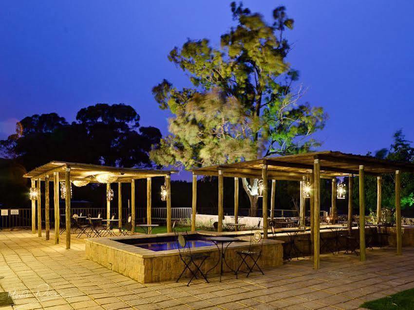 Protea Hotel By Marriott Bloemfontein Willow Lake Exterior foto